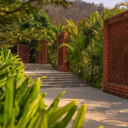 Stayvista At Amara Villa Luxury Collection With Private Pool & Gazebo アリバグ エクステリア 写真